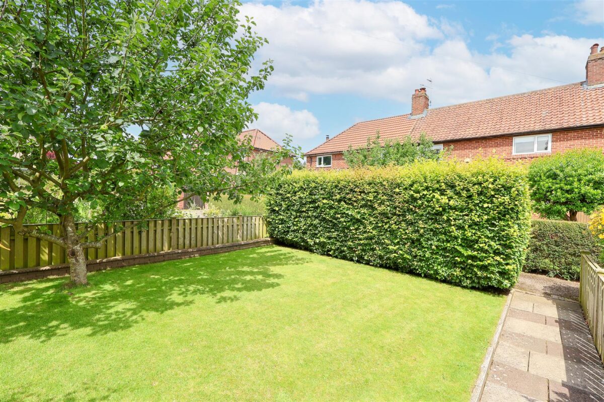 Sunnyside Gardens, Burton Leonard, Harrogate