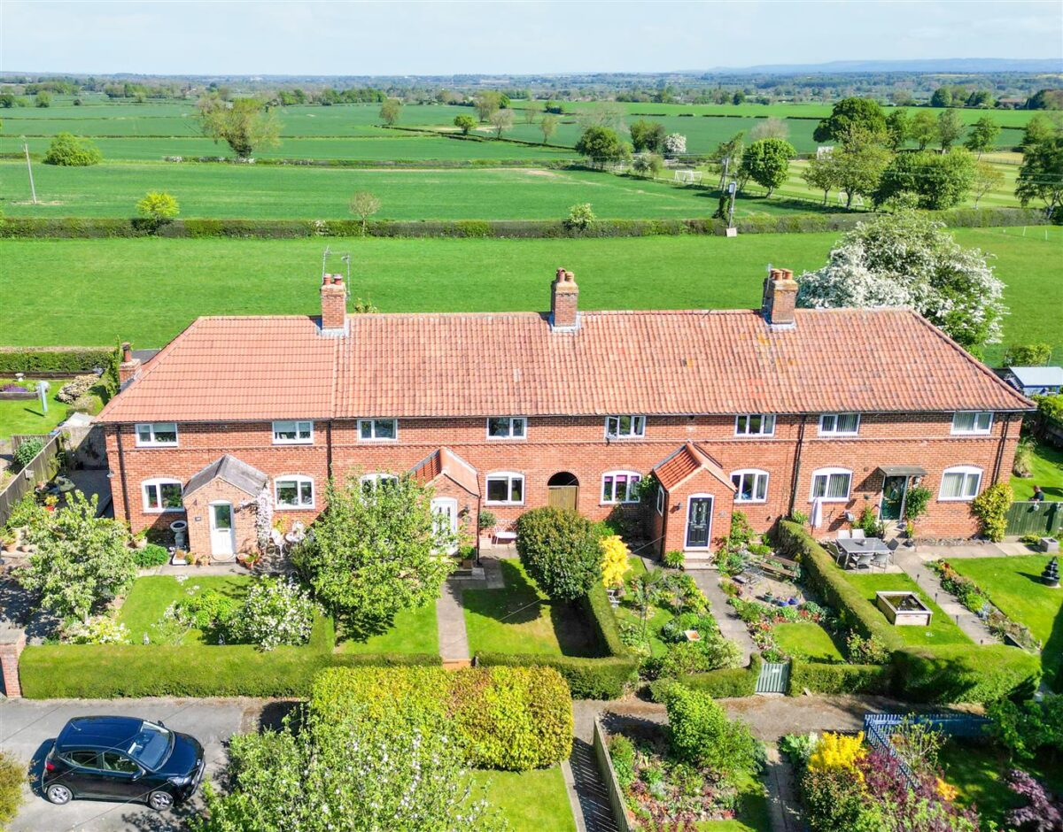 Sunnyside Gardens, Burton Leonard, Harrogate
