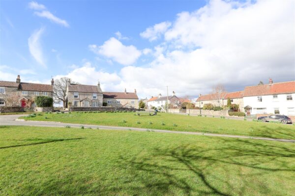 Sunnyside Gardens, Burton Leonard, Harrogate