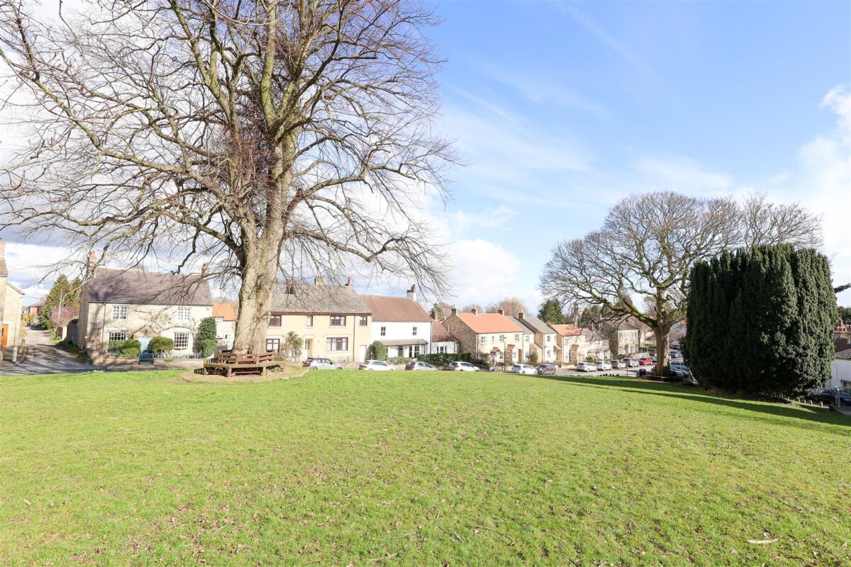 Sunnyside Gardens, Burton Leonard, Harrogate