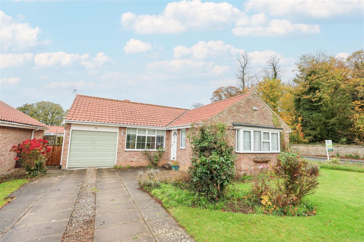 Glebe Meadow, Sharow