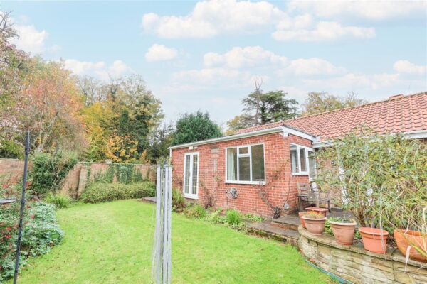 Glebe Meadow, Sharow