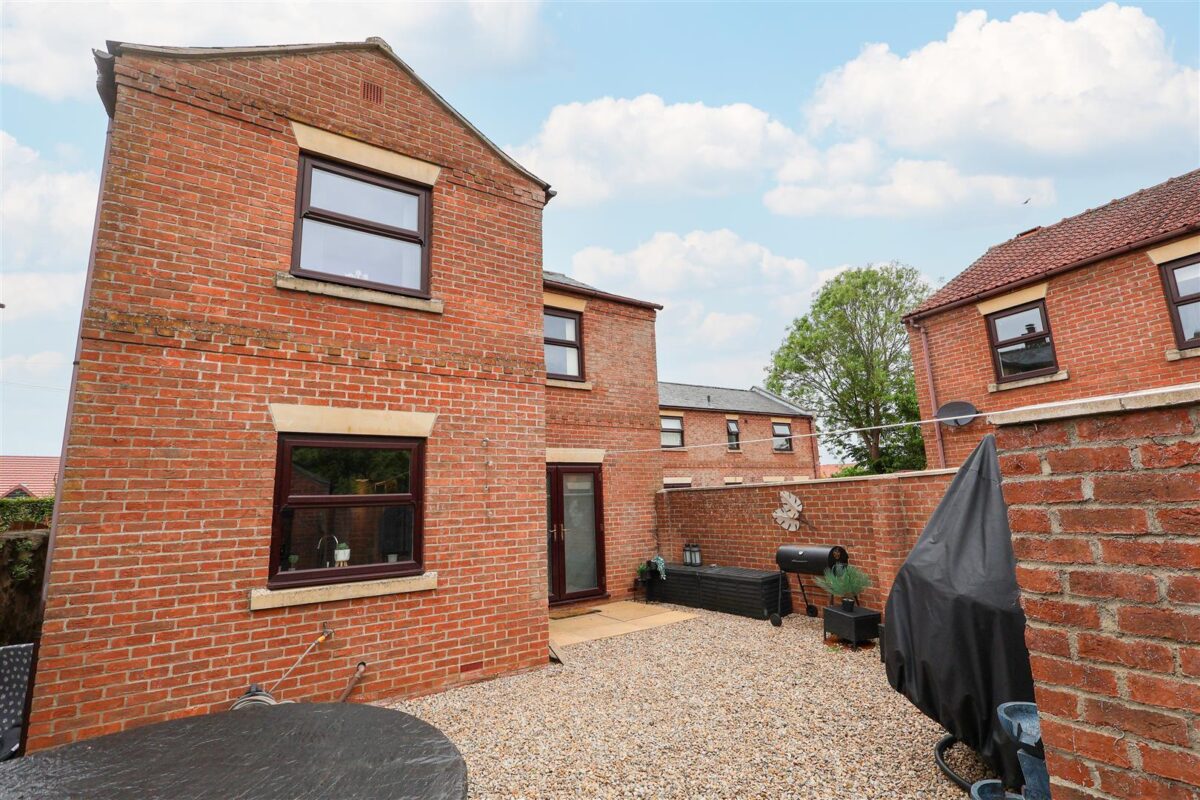 Sandholme Court, Sowerby, Thirsk