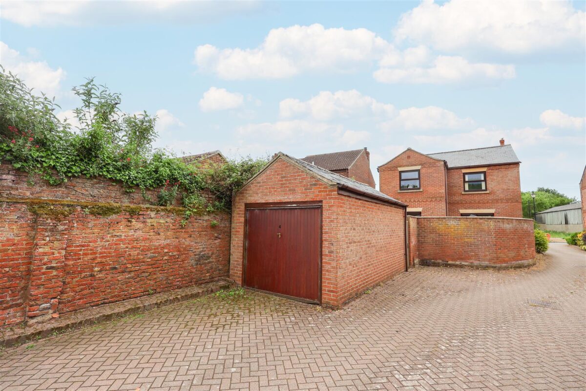 Sandholme Court, Sowerby, Thirsk