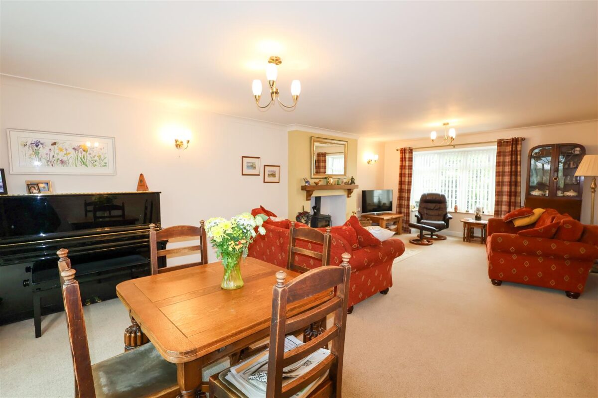 Saxty Way, Sowerby