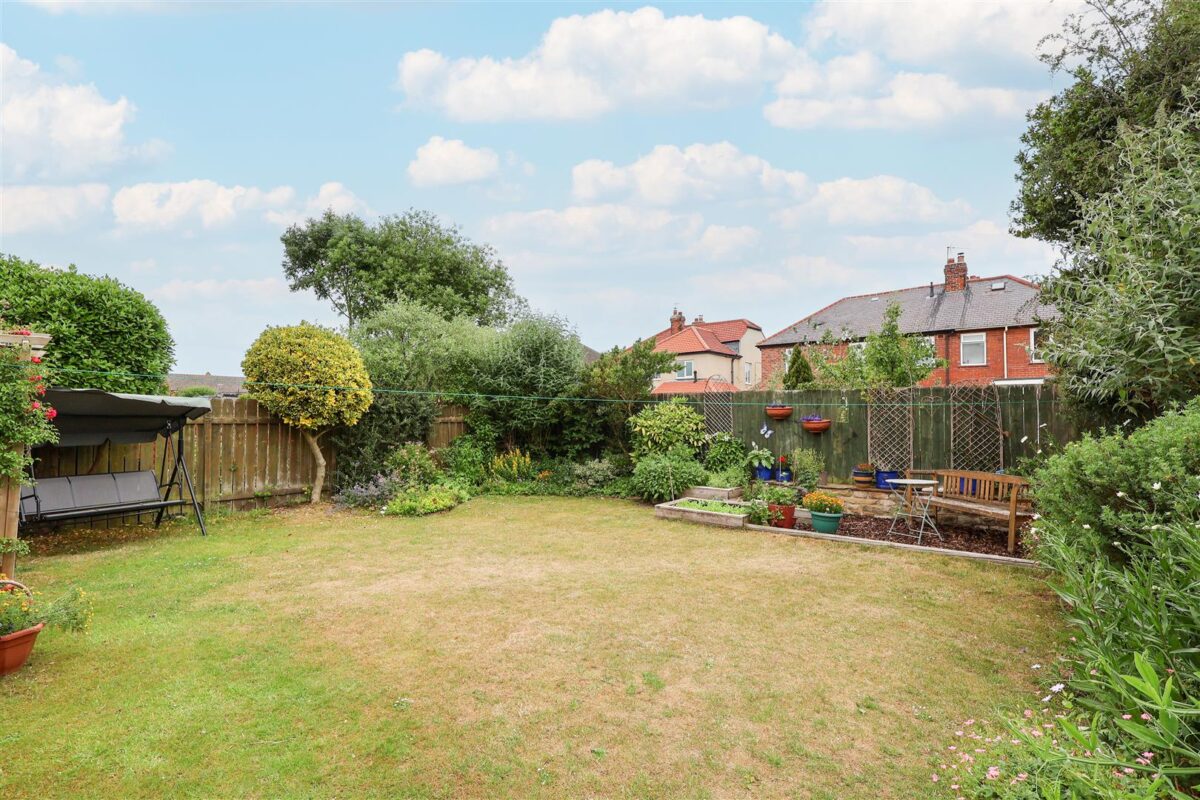 Saxty Way, Sowerby