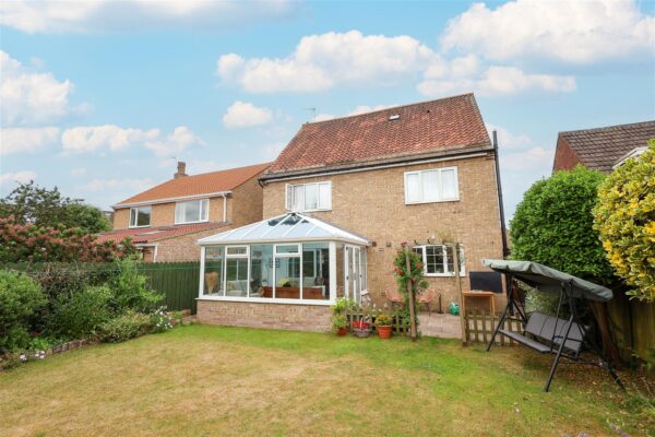 Saxty Way, Sowerby