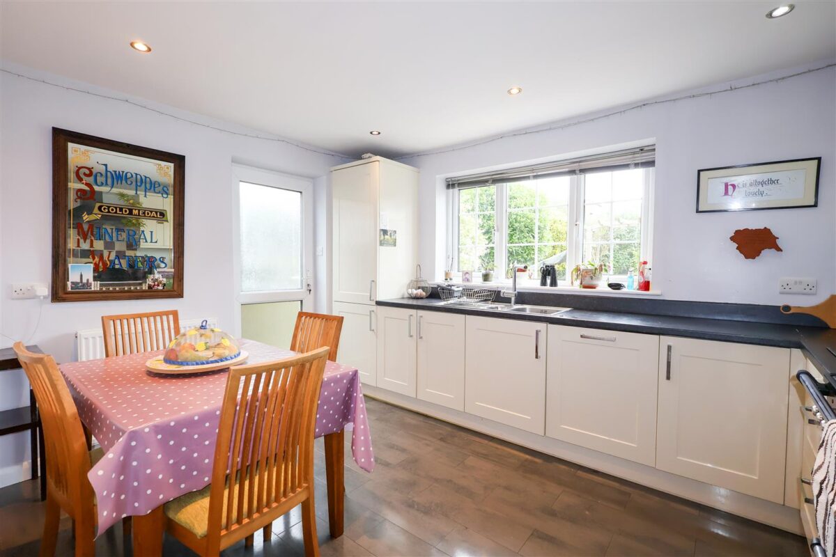 Saxty Way, Sowerby