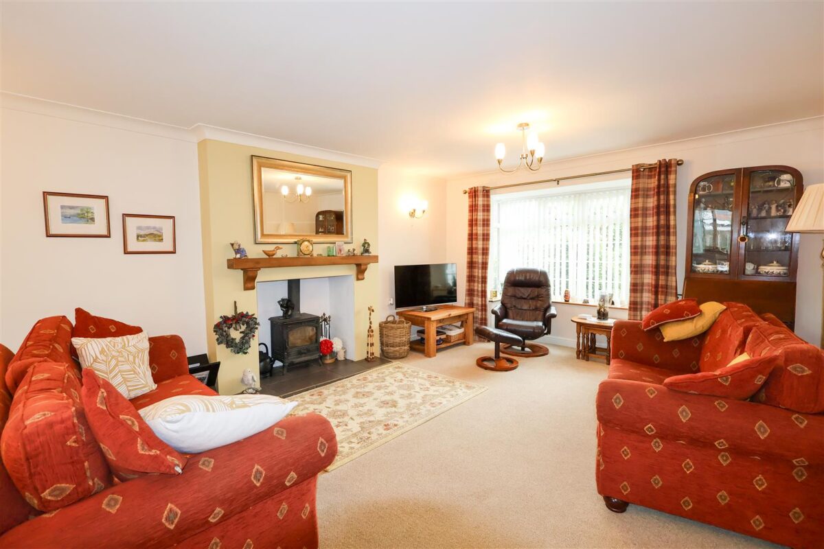 Saxty Way, Sowerby