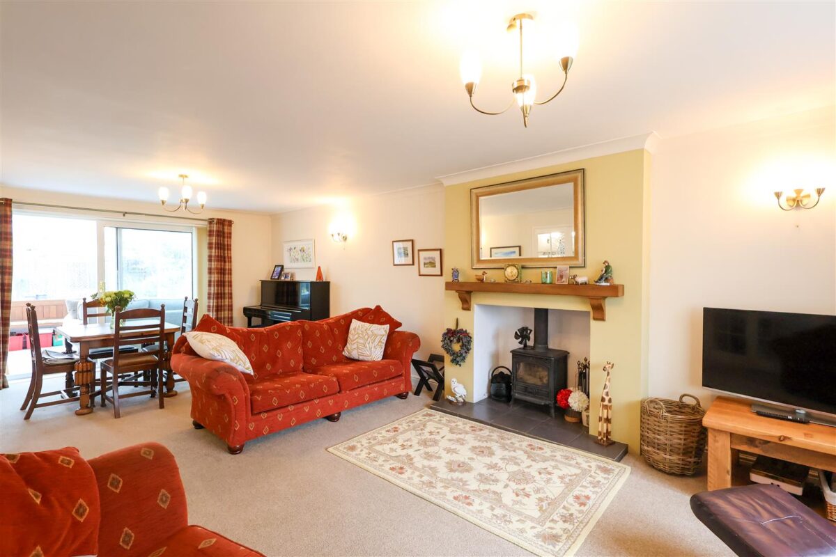 Saxty Way, Sowerby