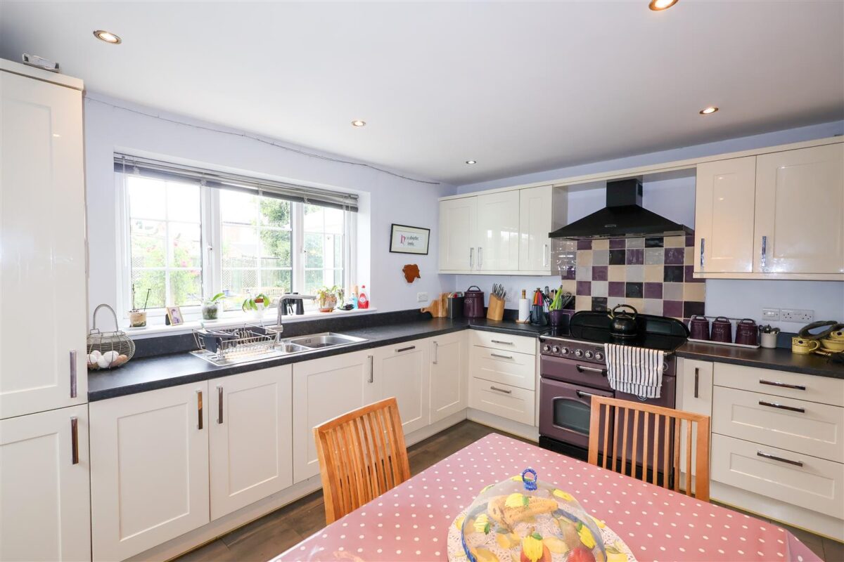 Saxty Way, Sowerby