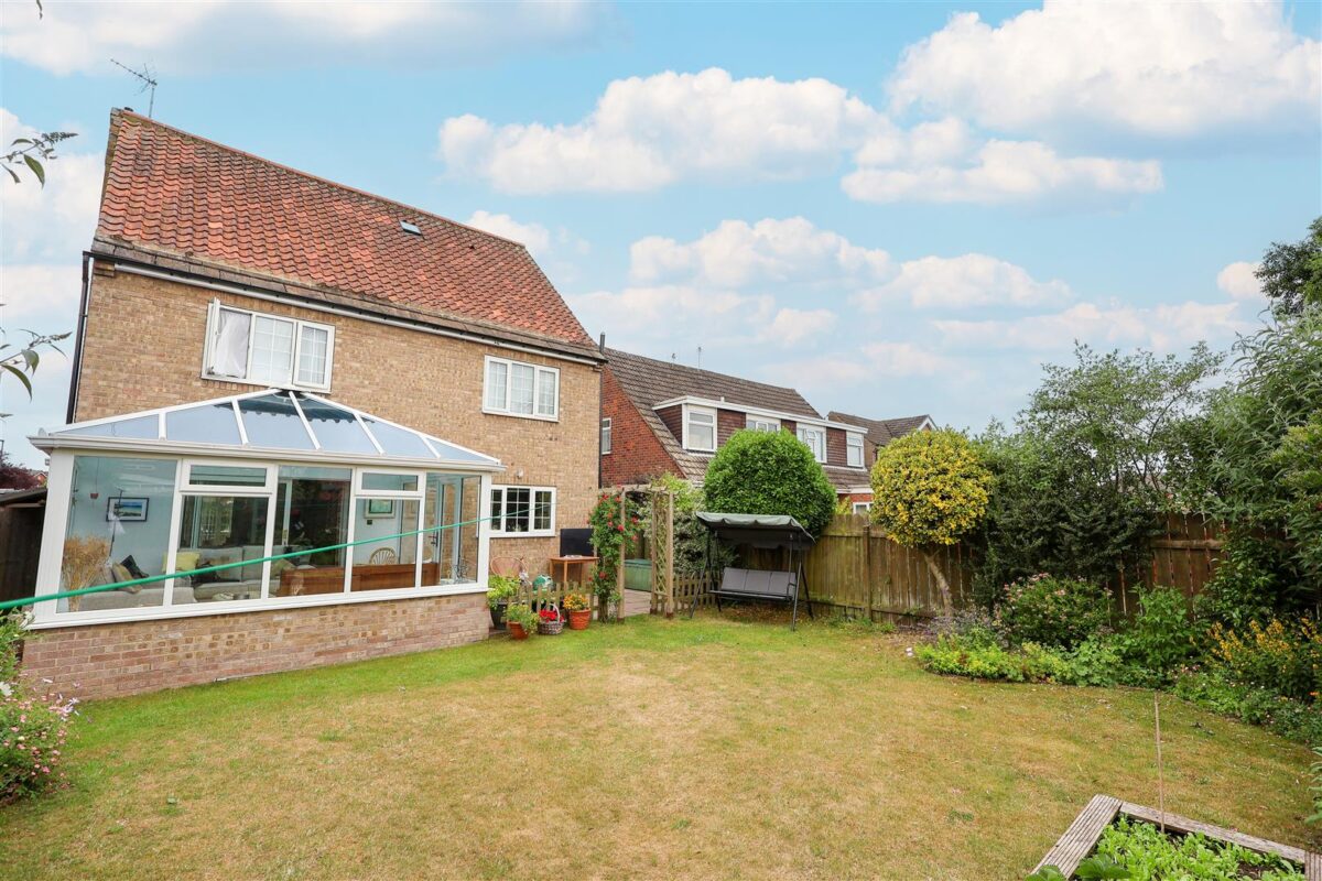 Saxty Way, Sowerby