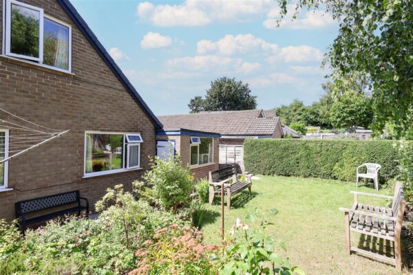 Lark Hill Close, Ripon