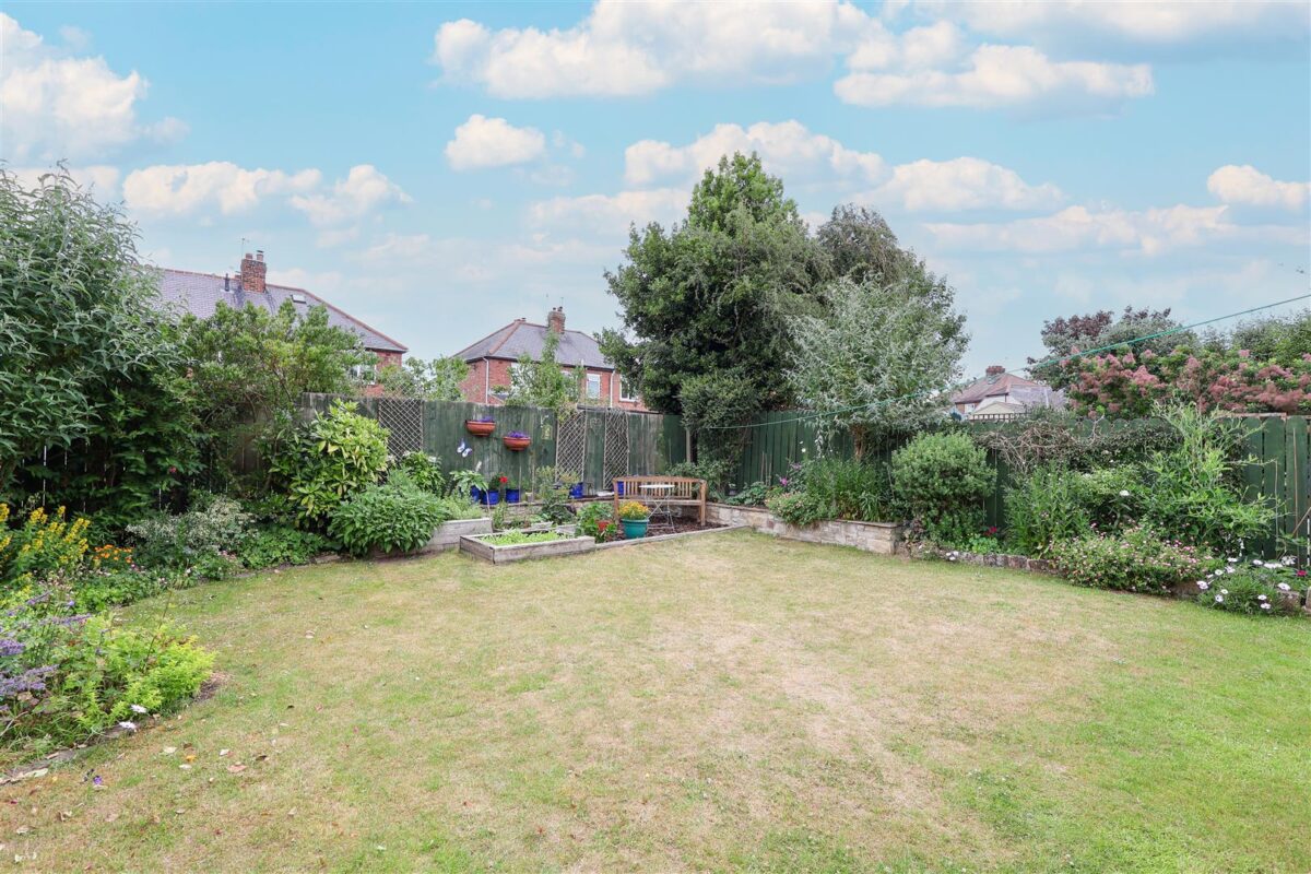 Saxty Way, Sowerby