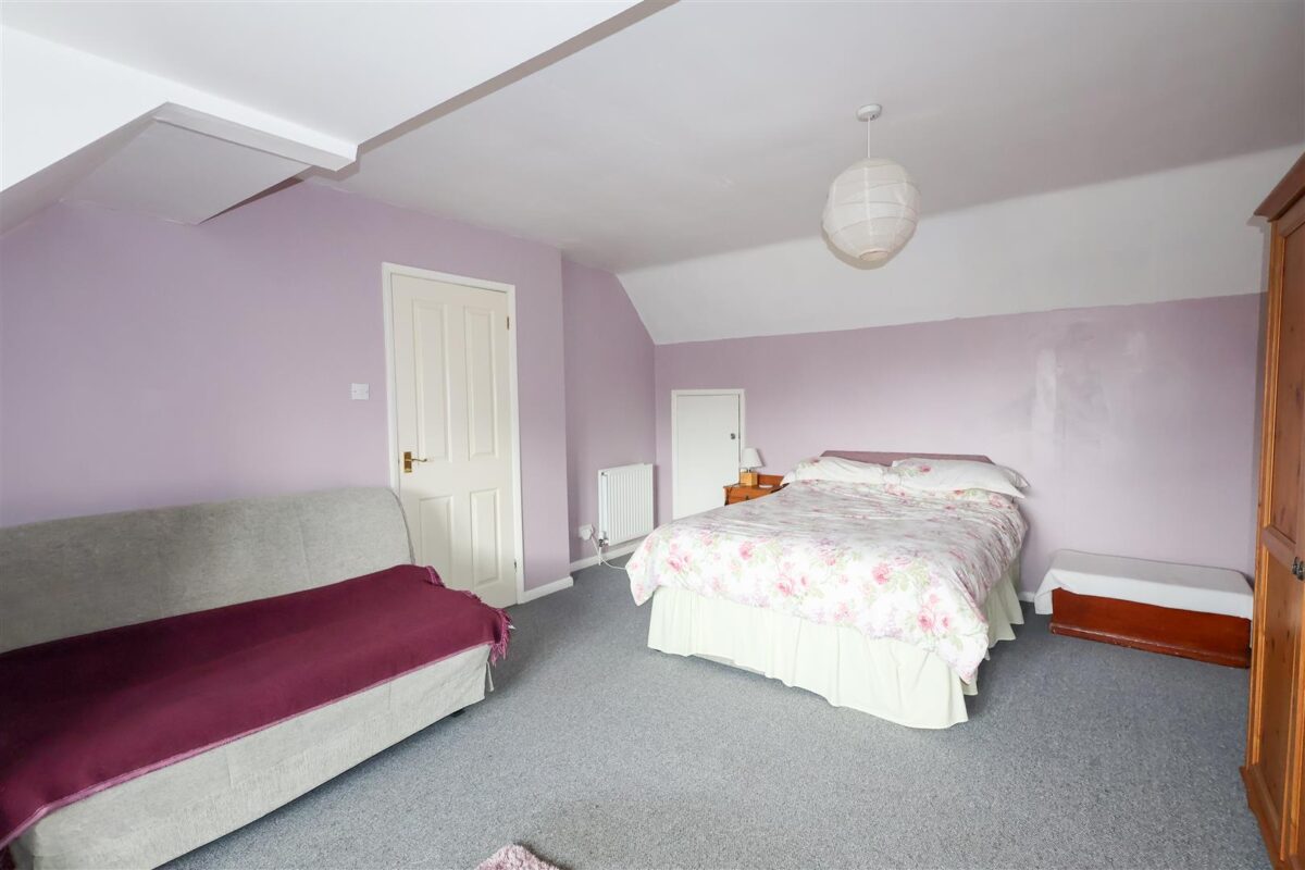 Saxty Way, Sowerby