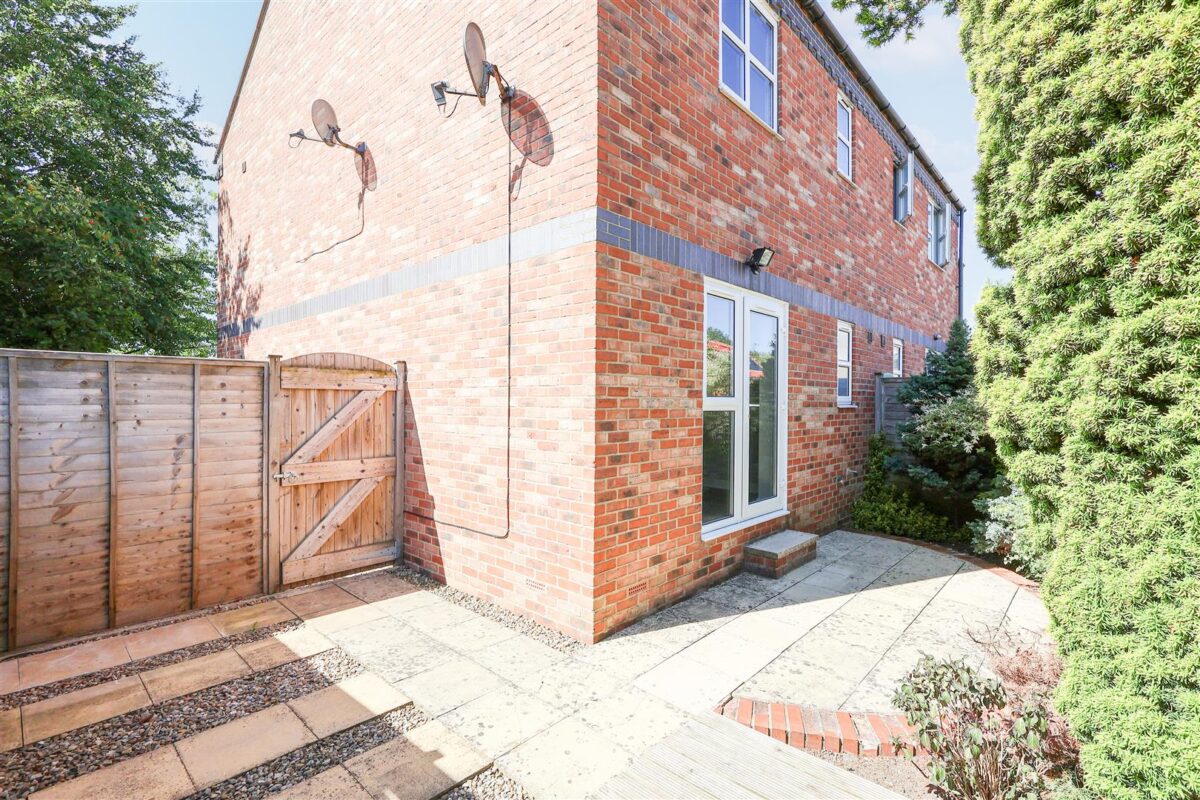 Ash Grove, Ripon