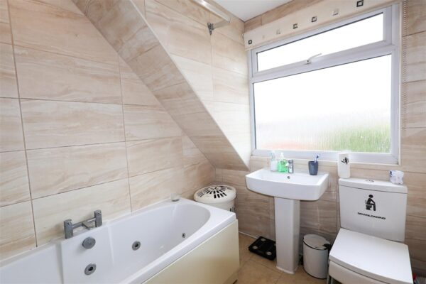 Saxty Way, Sowerby