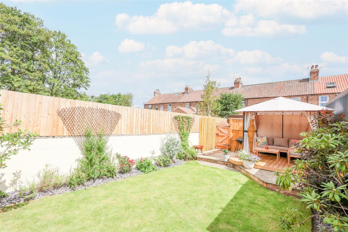 Manfield Terrace, Carlton Miniott, Thirsk