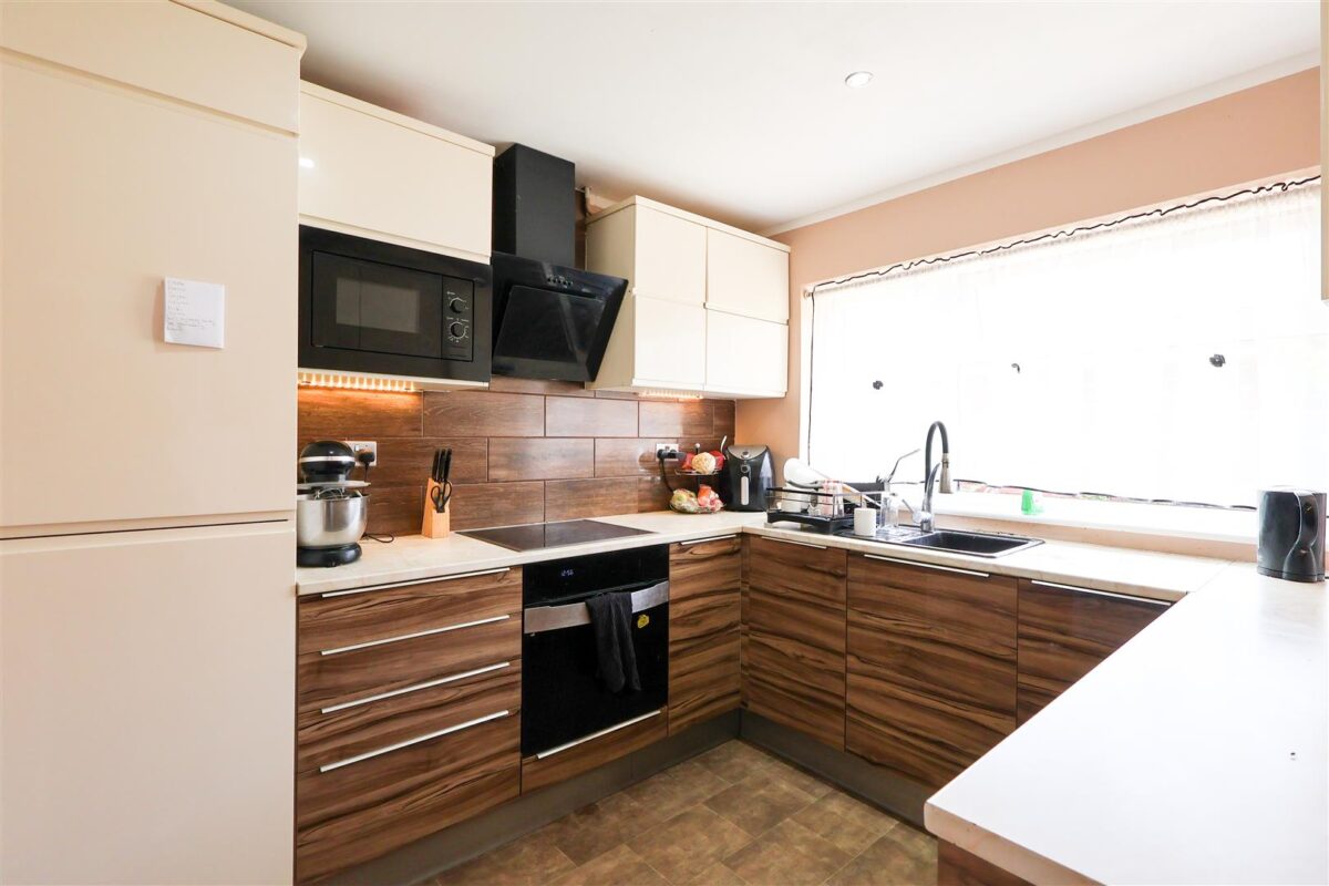 Saxty Way, Sowerby