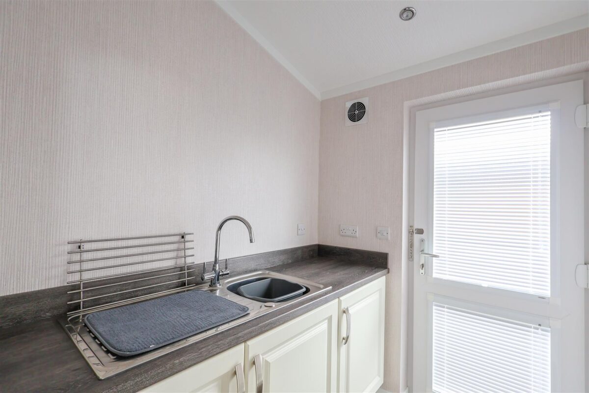 Hollin Park lodges, Sutton Road, Thirsk