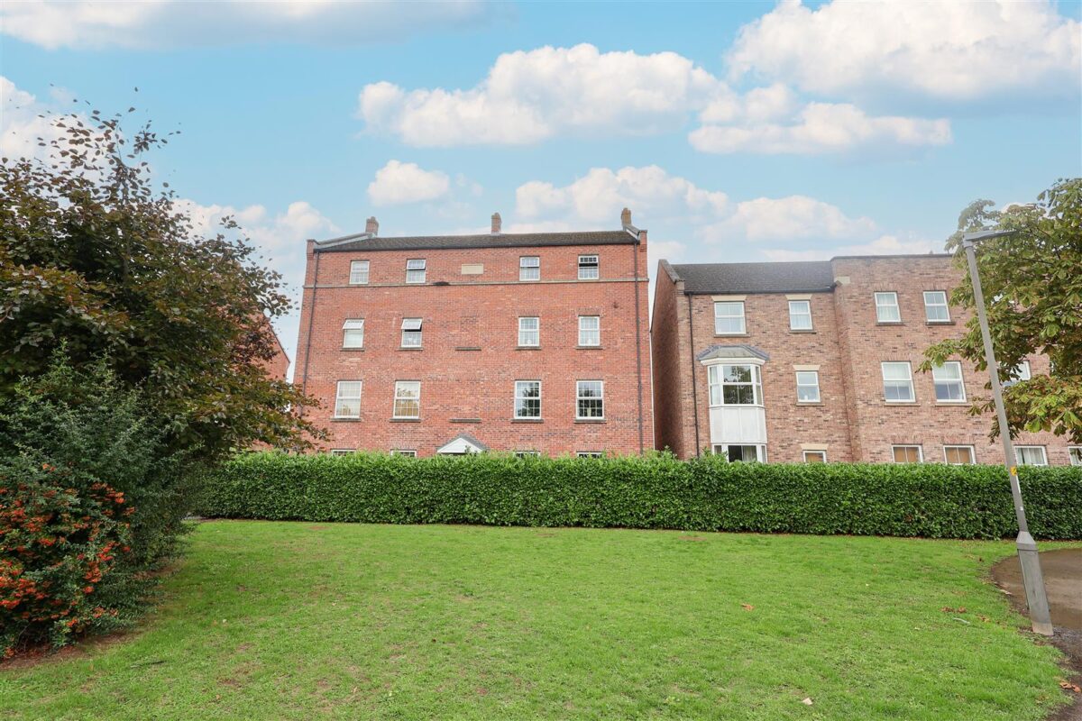 The Dialstone, Thirsk