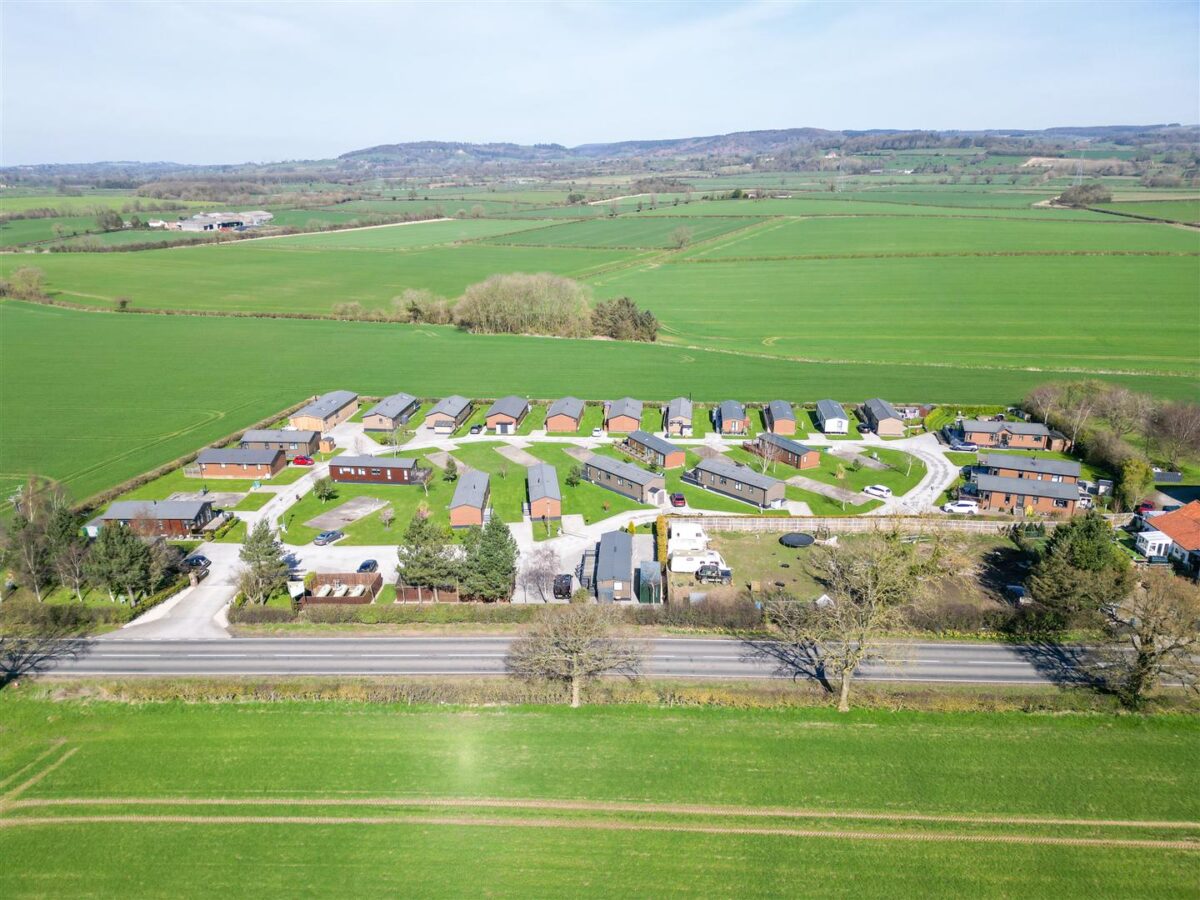 Hollin Park lodges, Sutton Road, Thirsk