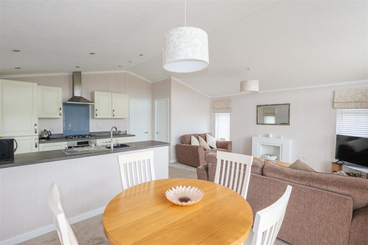 Hollin Park lodges, Sutton Road, Thirsk