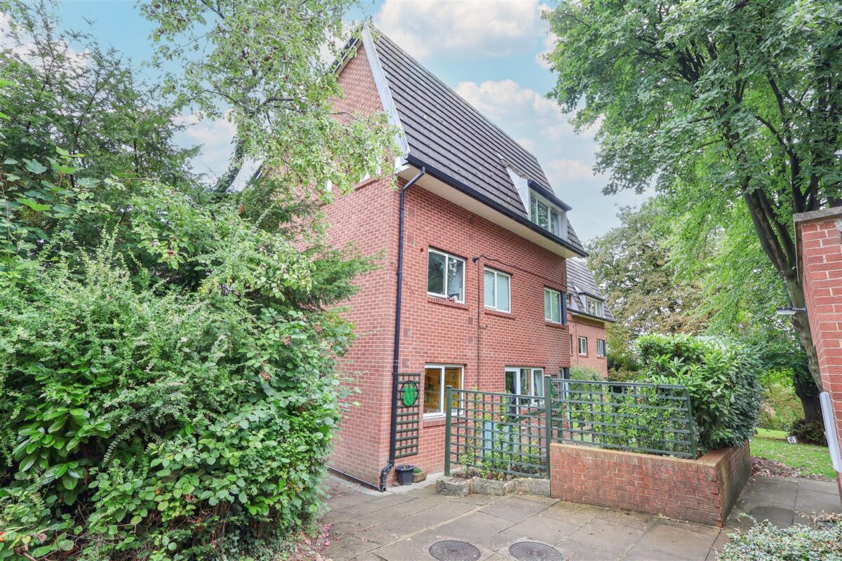 The Knoll, Palace Road, Ripon