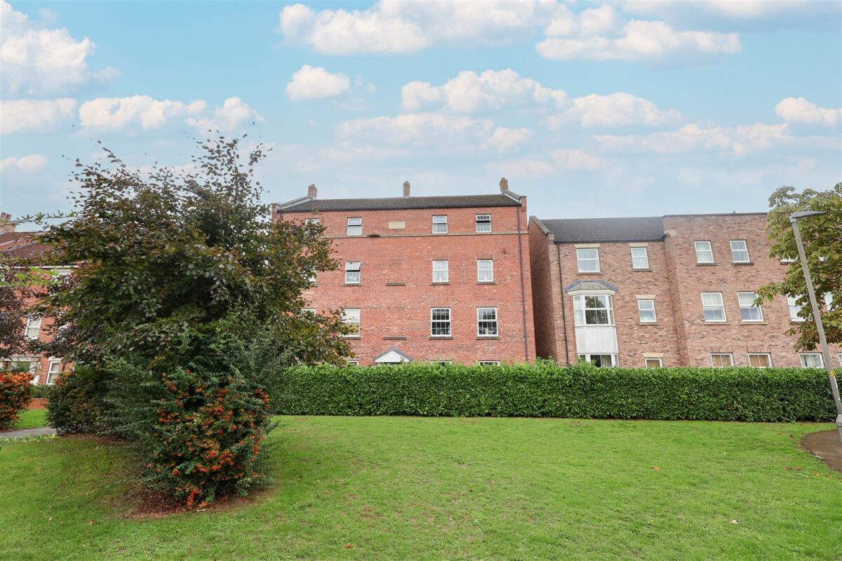 The Dialstone, Thirsk