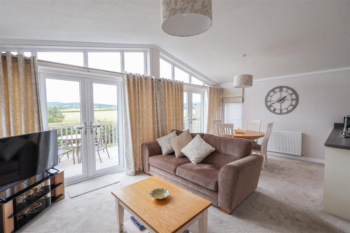 Hollin Park lodges, Sutton Road, Thirsk