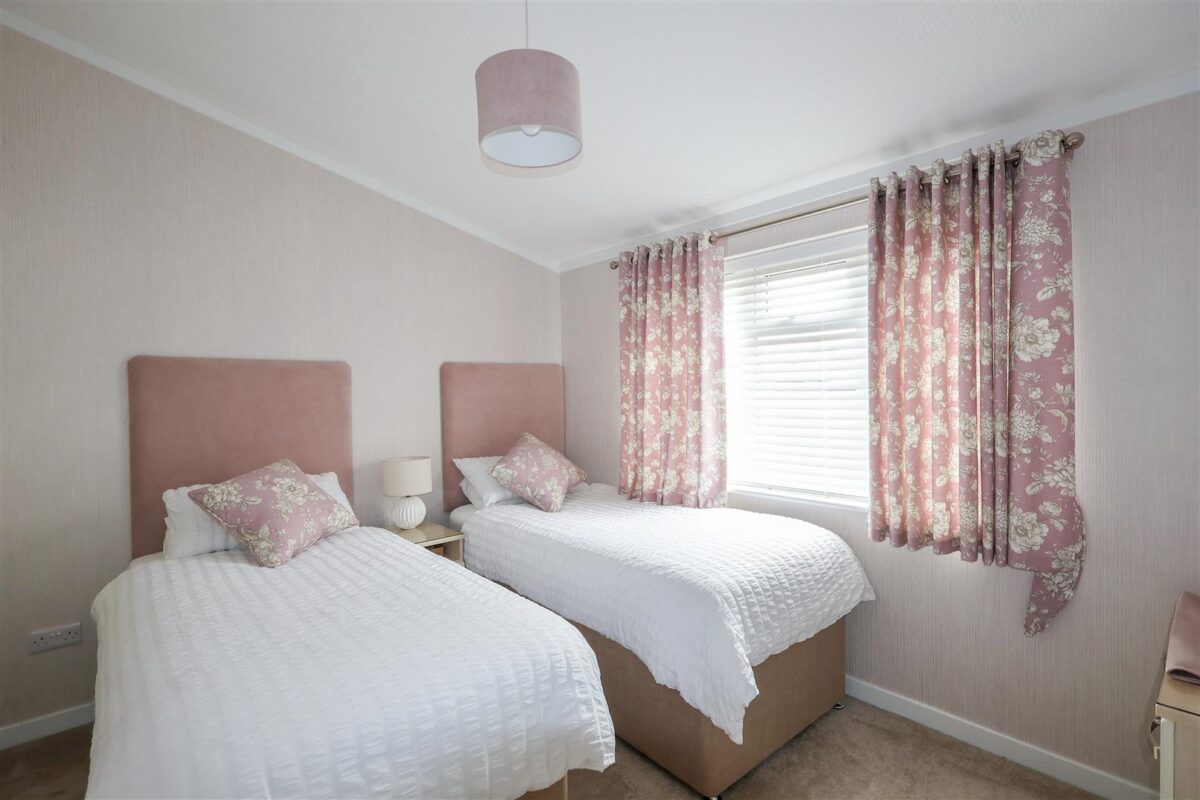 Hollin Park lodges, Sutton Road, Thirsk