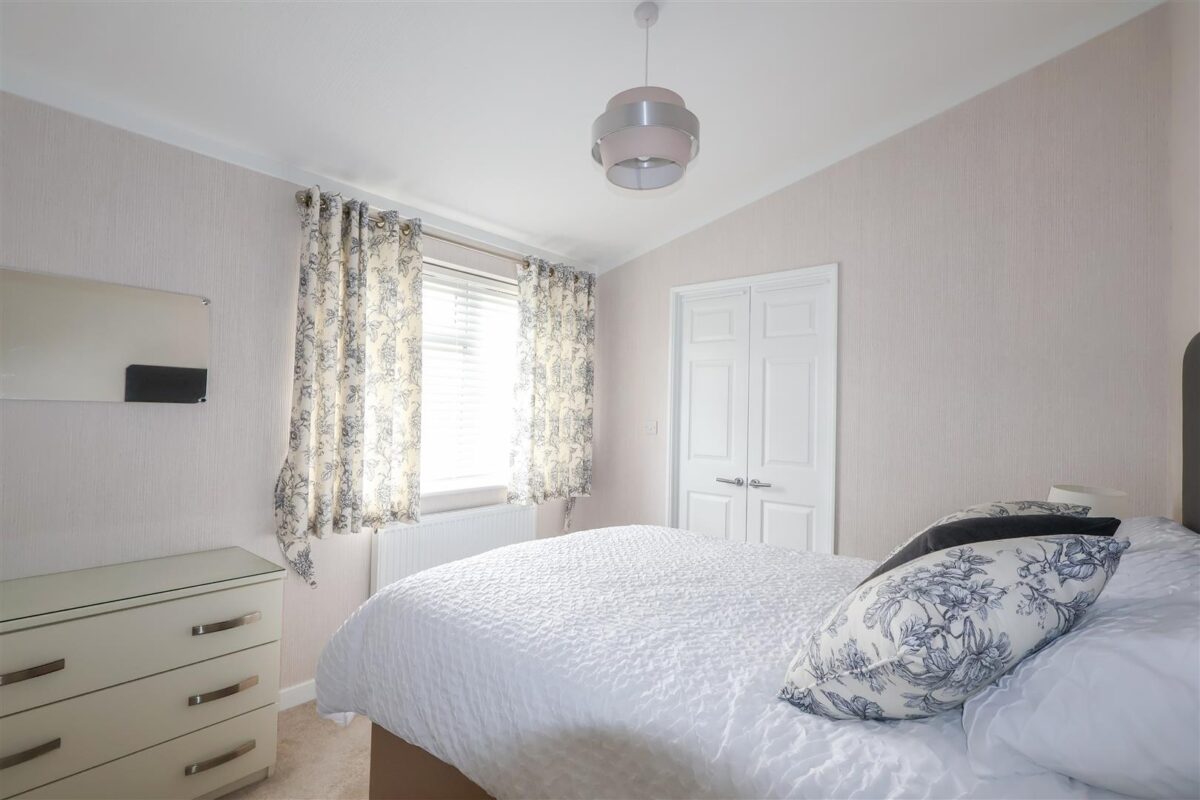 Hollin Park lodges, Sutton Road, Thirsk