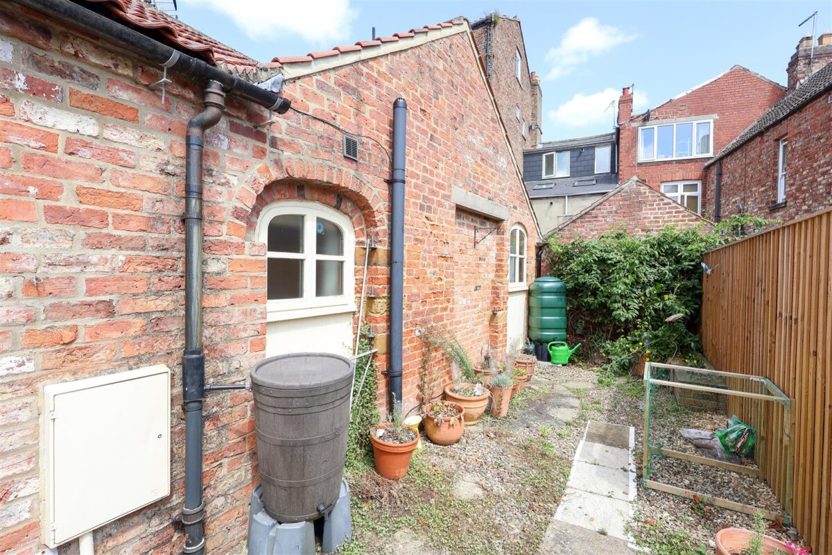 Picks Court, Thirsk