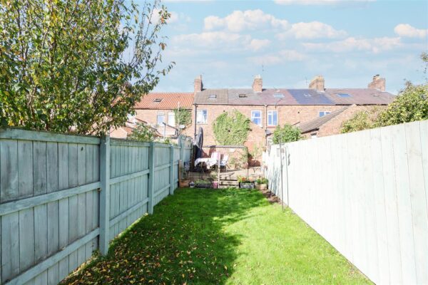 Melbourne Place, Sowerby