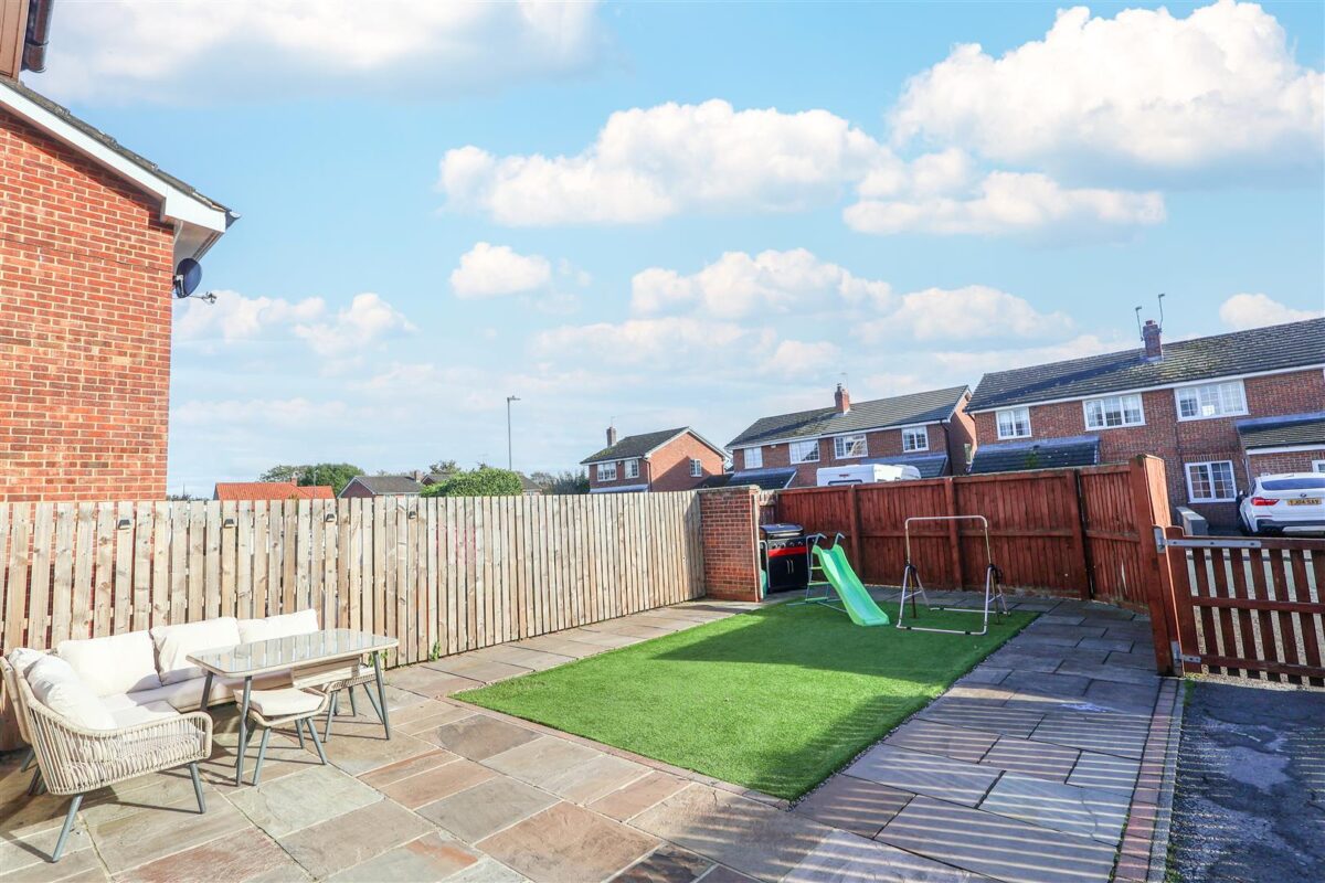 Manor Close, Topcliffe