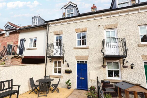Florentines Court, Allhallowgate, Ripon