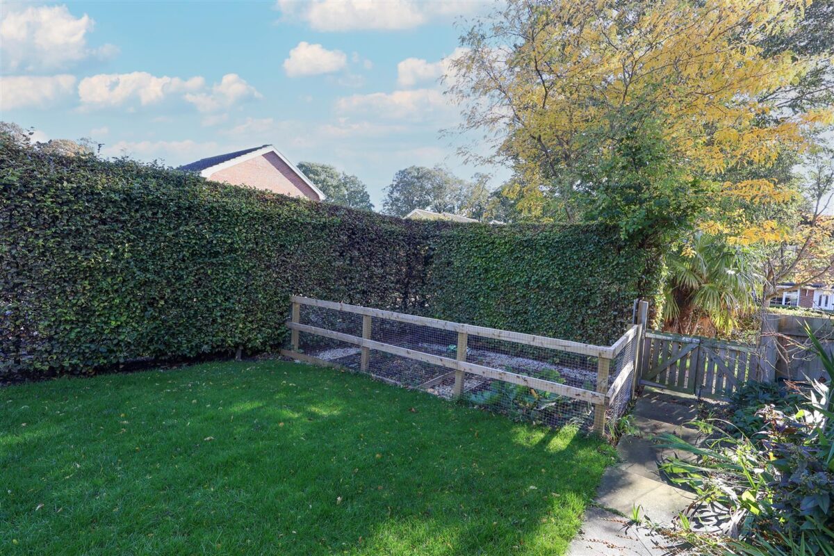 Orchard Close, Sharow