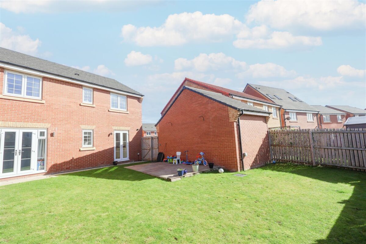 Evergreen Way, Sowerby