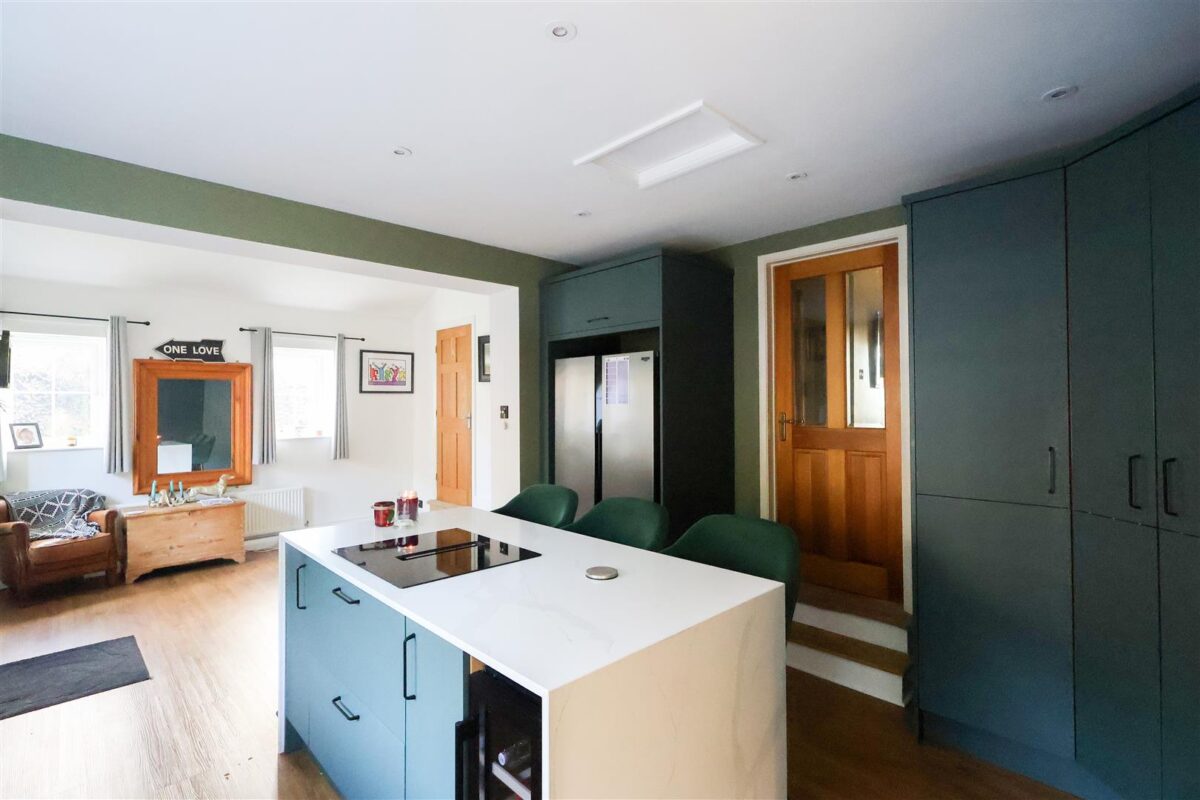 Orchard Close, Sharow