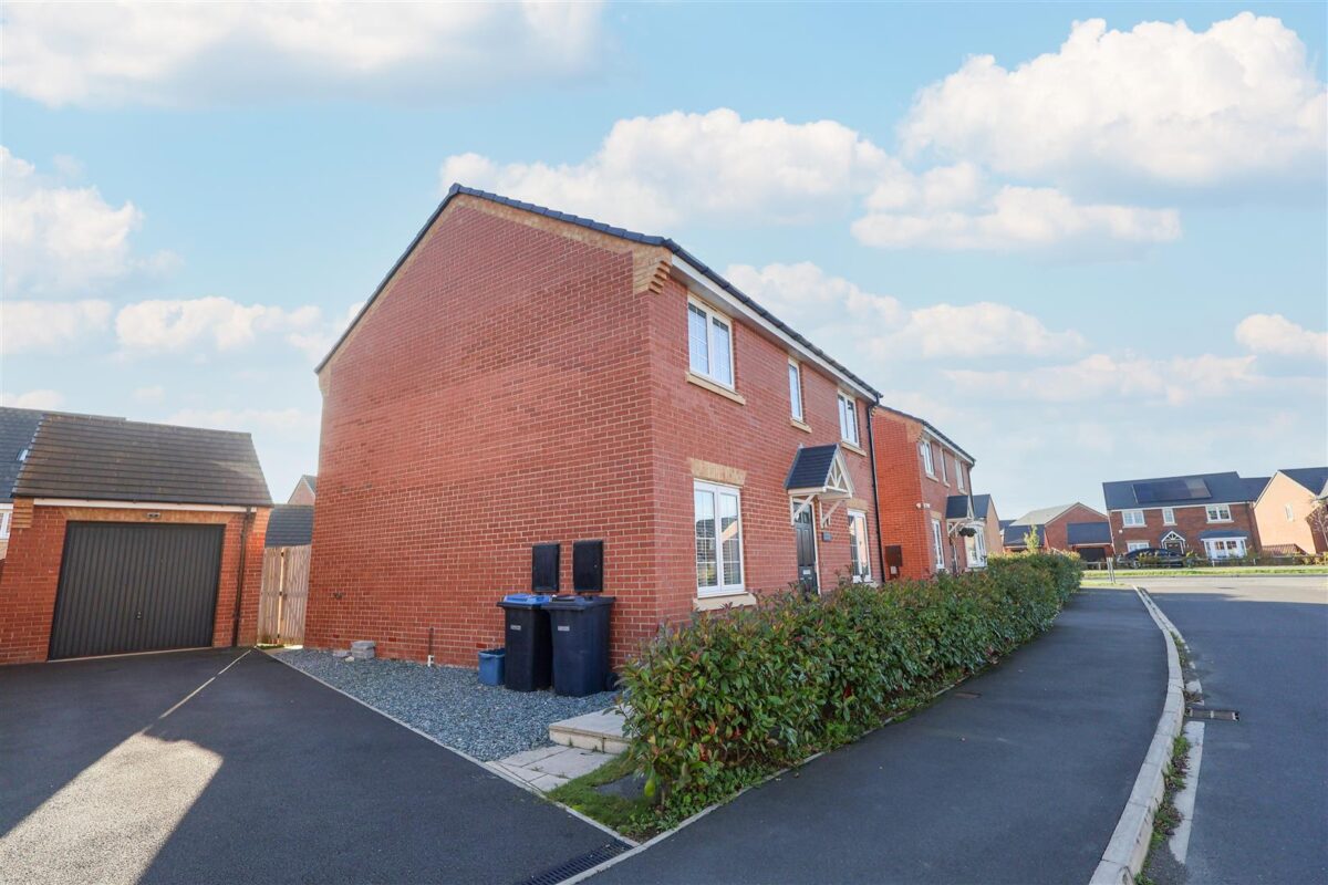 Evergreen Way, Sowerby