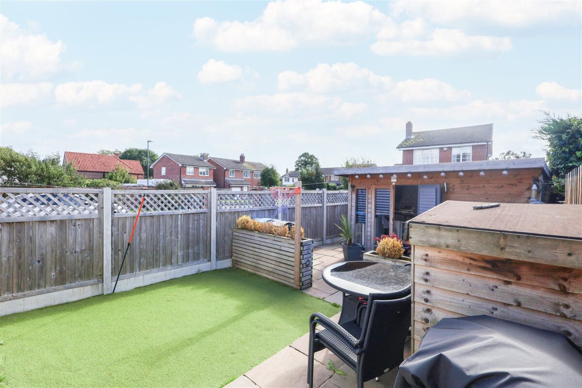 Manor Close, Topcliffe