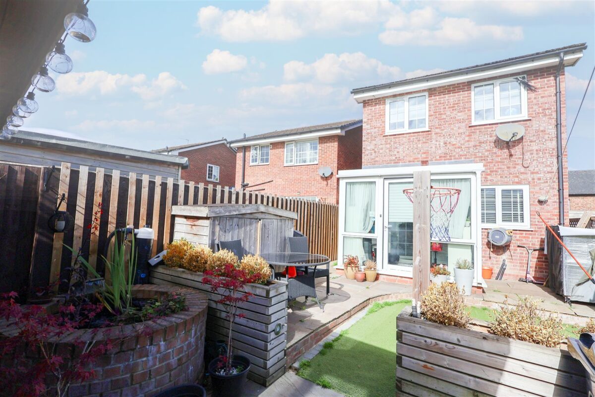 Manor Close, Topcliffe