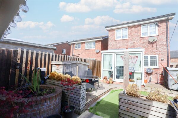 Manor Close, Topcliffe