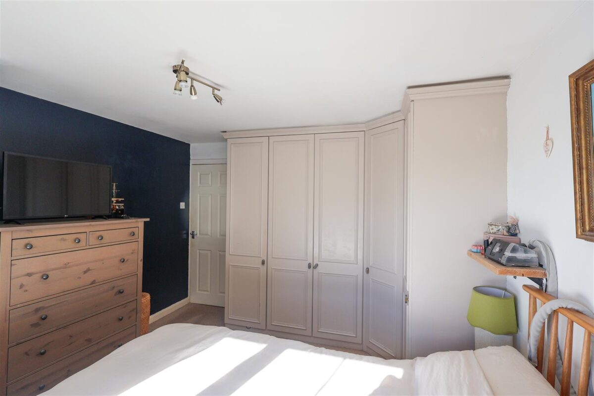 Orchard Close, Sharow
