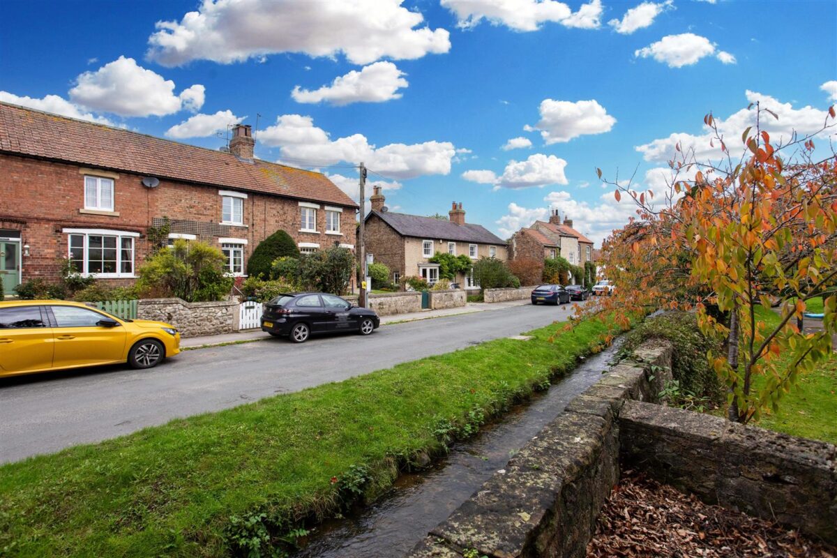 St. Johns Road, Bishop Monkton