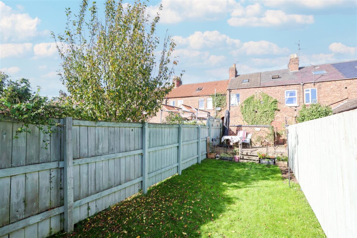 Melbourne Place, Sowerby