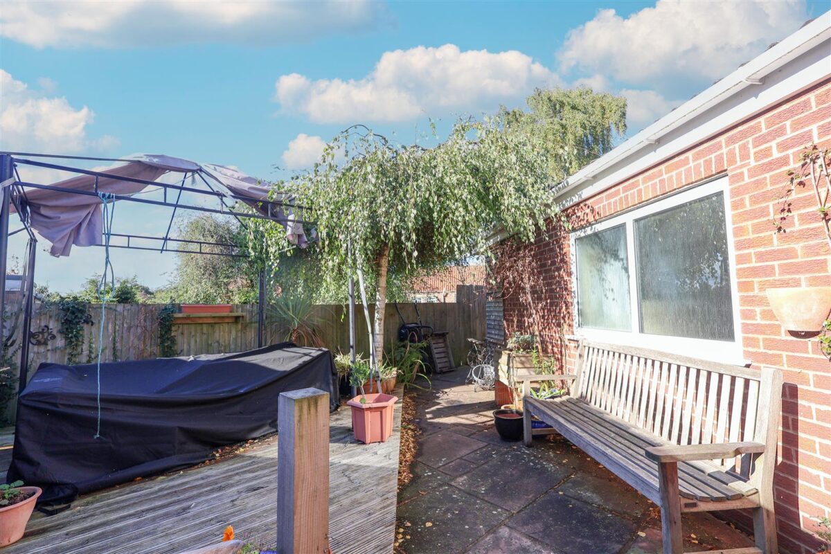 Orchard Close, Sharow