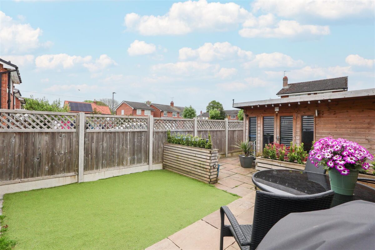 Manor Close, Topcliffe