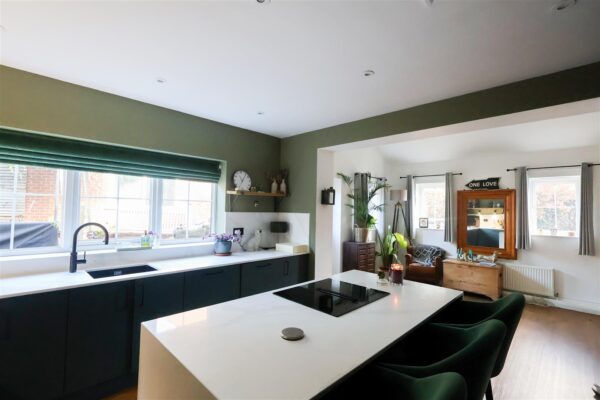 Orchard Close, Sharow