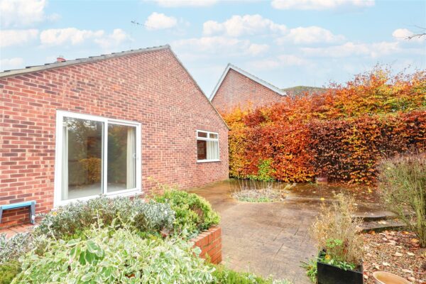 Jamesville Way, Asenby